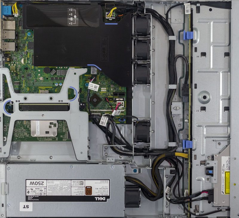 Обзор стоечного однопроцессорного сервера Dell EMC PowerEdge R240